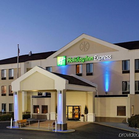Holiday Inn Express Metropolis By Ihg Exterior photo