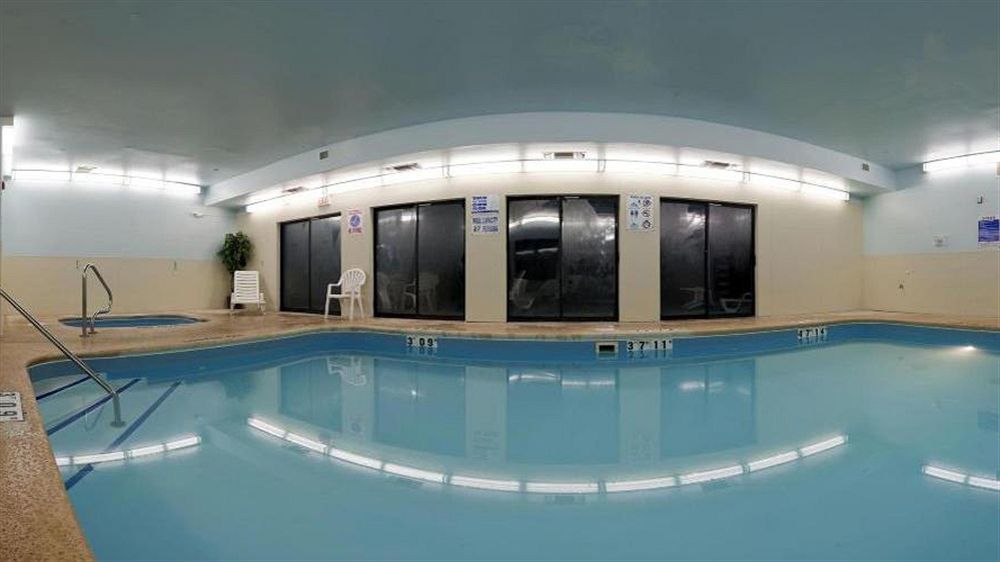 Holiday Inn Express Metropolis By Ihg Exterior photo