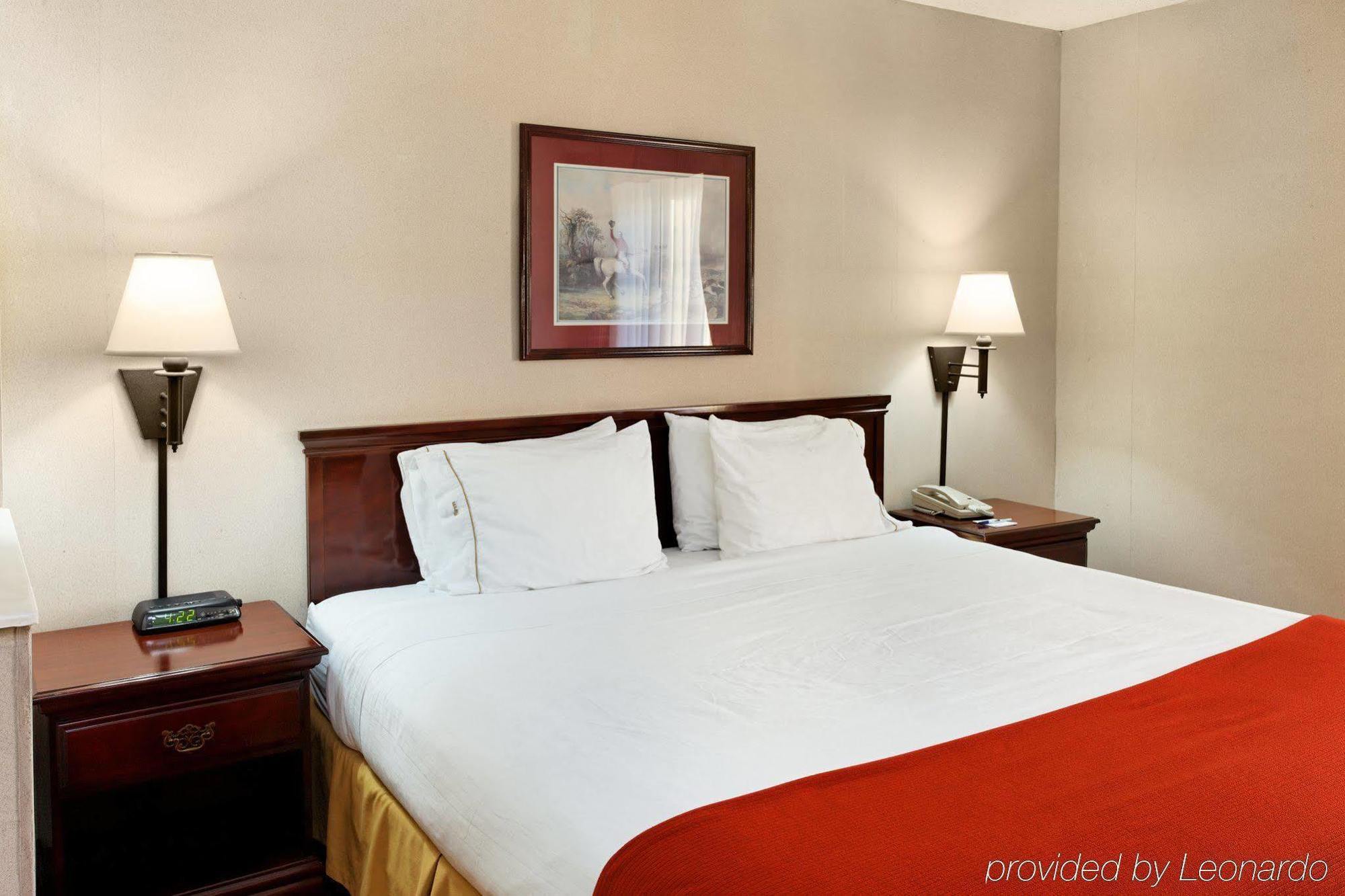 Holiday Inn Express Metropolis By Ihg Room photo