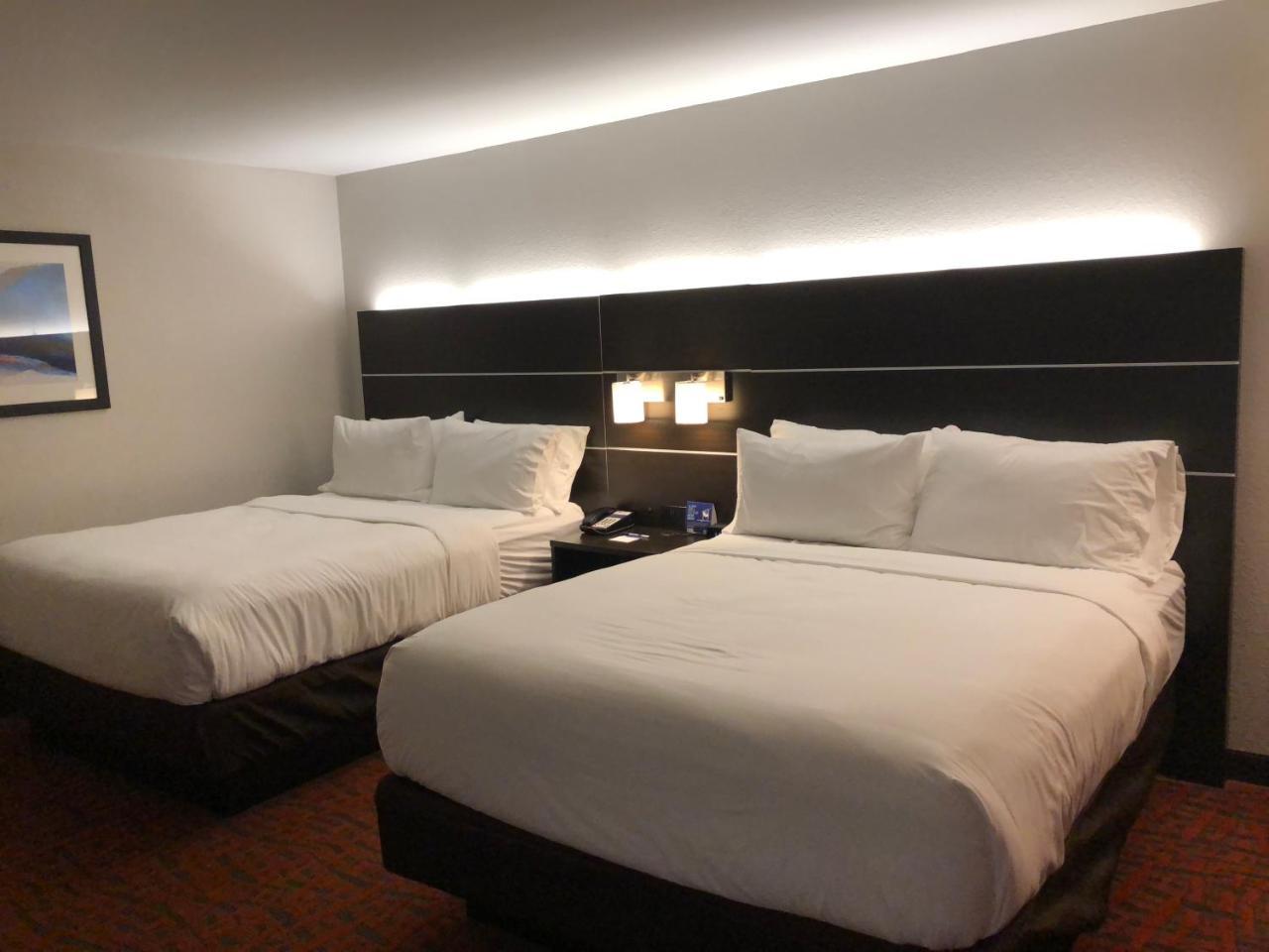 Holiday Inn Express Metropolis By Ihg Exterior photo