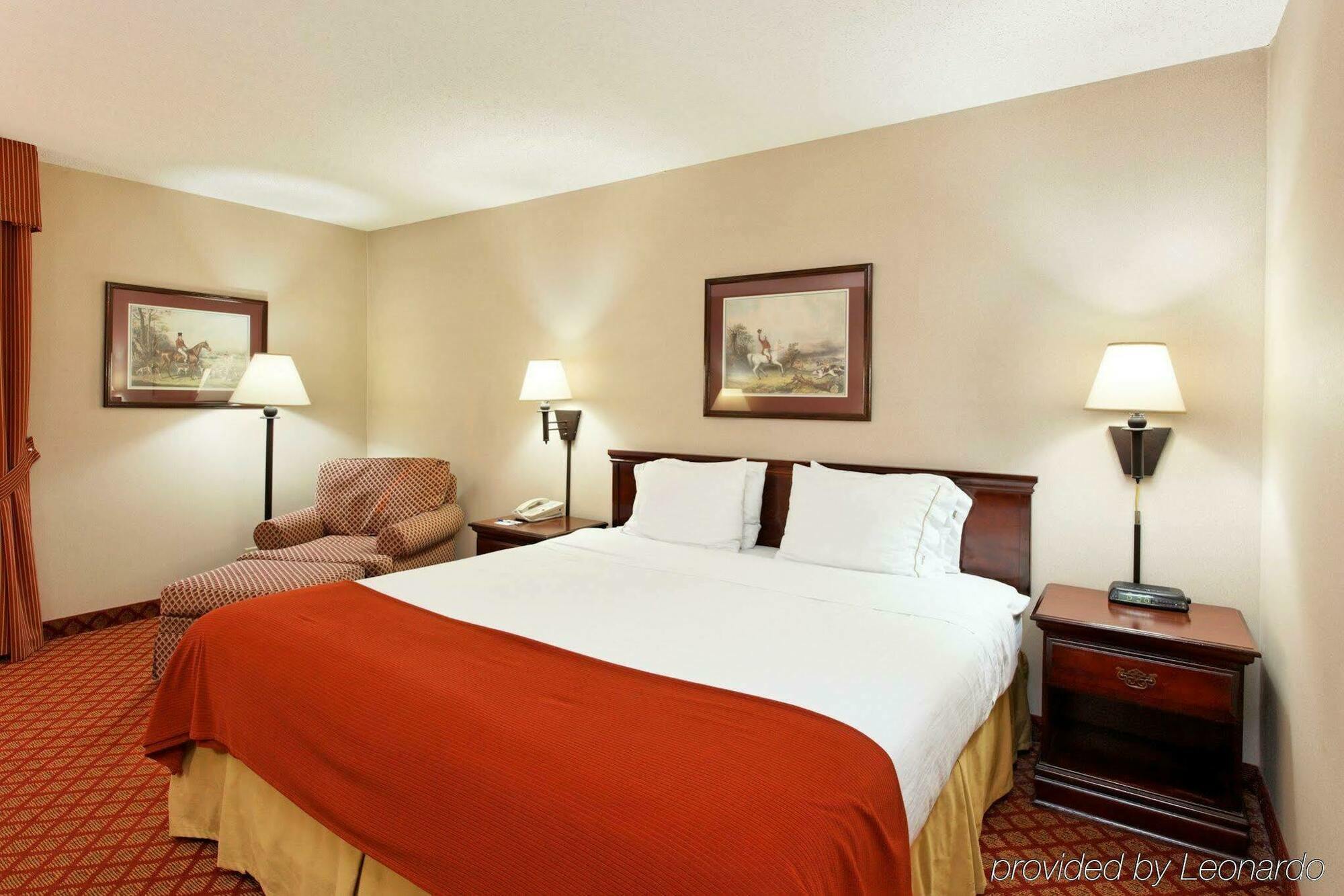 Holiday Inn Express Metropolis By Ihg Exterior photo